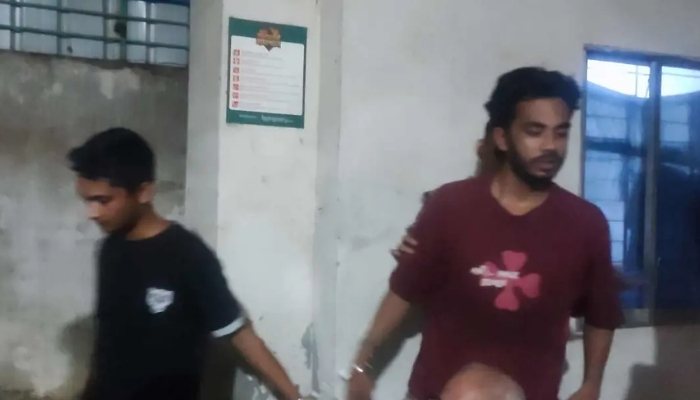 ভিডিও করে টাকা আদায়, এইচএসসি পরীক্ষার্থীকে আটকে রাখার অভিযোগে বিশ্ববিদ্যালয় শিক্ষার্থীসহ আটক ৩